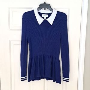 Elle blue White ruffle collar soft Ribbed Feminine office sweater. Size M.